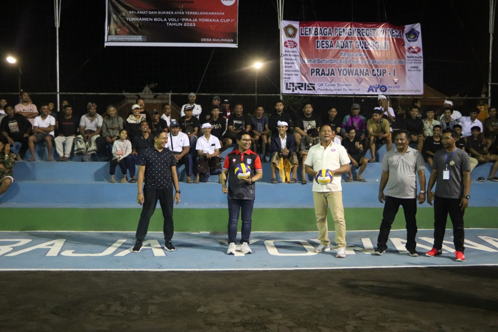 Sekda Adi Arnawa Buka Turnamen Bola Voli Praja Yowana Cup I